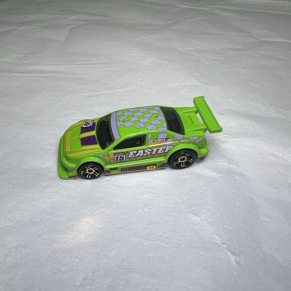 2015 Hot Wheels Walmart 3/6 Happy Easter Series AMAZOOM Green w/Gold Pr5 Spokes